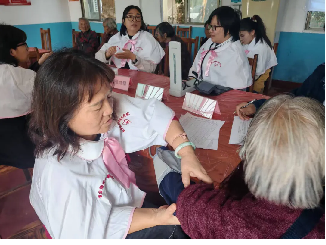 1762307616955.png 10月29日,南昌健康职业技术学院小组在进贤县下埠集镇和塘村开展健康义诊志愿服务活动。.png